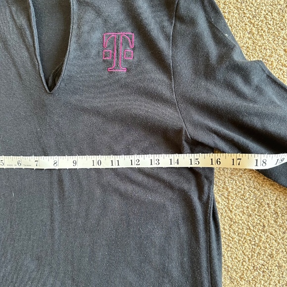 T-Mobile Devon & Jones Black 3/4 Sleeve V-Neck Henley Top – Women’s Size S - Picture 5 of 7